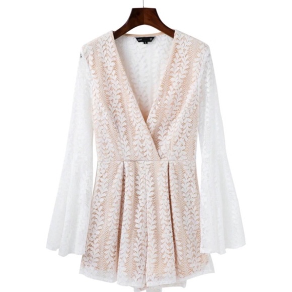 Floral Lace Bell Sleeve Deep V Romper - Picture 7 of 8